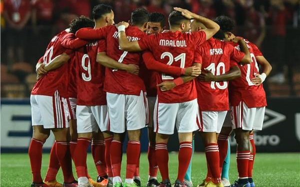 الأهلي يضرب فاركو بثلاثية ويستعيد صدارة الدوري