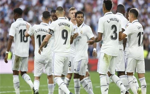 ريال مدريد يقهر ألميريا برباعية قاتلة وينفرد بوصيف الدوري الإسباني