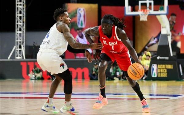 رجال سلة الأهلي تفوز على أويلرز الأوغندي 72/70 في بطولة الـ«bal»