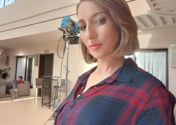 المغربية أميمة مجدولي لـ “رادار ٩٠” علاقاتي العاطفية مدمرة.. وأحلم بـ دويتو مع هنيدي