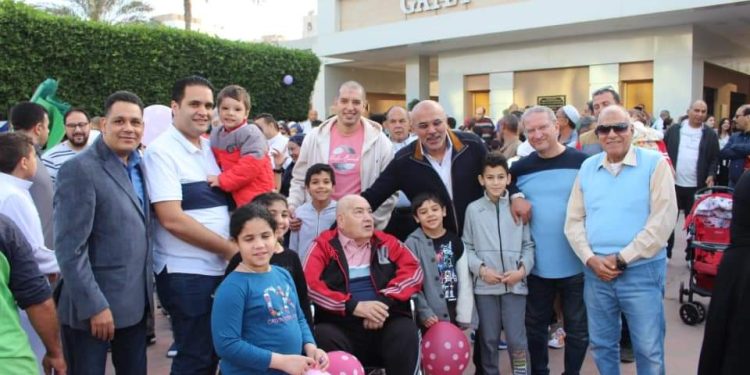 بحضور الدمرداش والشريطي.. الآلاف من أعضاء الزهور يؤدون صلاة عيد الفطر المبارك