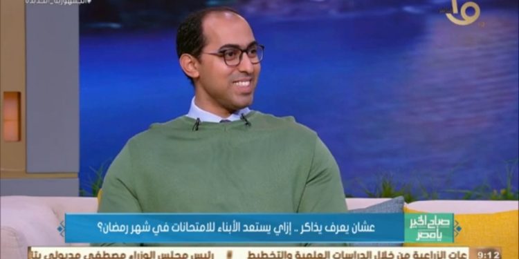 استشاري : الصيام لا يؤثر على ذكاء الطالب أثناء المذاكرة