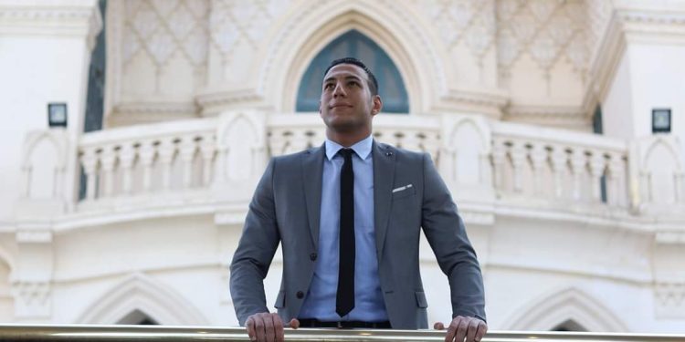 الام مصدر الحياة.. ضحت بسعادتها من أجل إبنتها