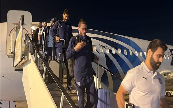 بيراميدز يصل للإمارات إستعداداً لمواجهة الأهلي في السوبر بـ طائرة خاصة