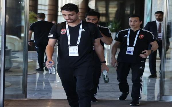 الأهلي يصل استاد محمد بن زايد لمواجهة بيراميدز في السوبر المصري