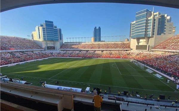 ملعب محمد بن زايد كامل العدد في مباراة الاهلي وبيراميدز