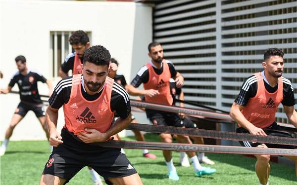 الأهلى يؤدى تدريبة الاول في تونس استعداداً لموقعة الترجى بدورى الابطال