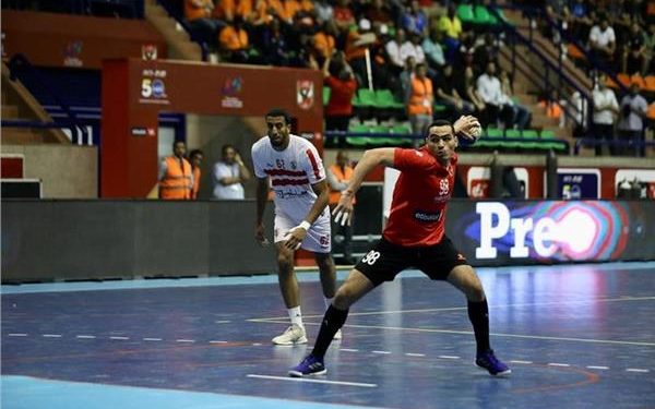 يد الزمالك تتوج بكأس الكؤوس الأفريقية بالفوز على الأهلي 26/25