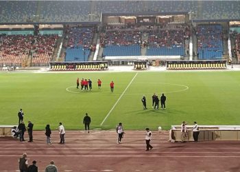 كولر يعاين أرضية استاد القاهرة قبل انطلاق مباراة الاهلي و الترجي بدوري الأبطال