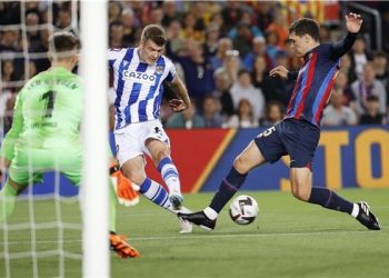 ريال سوسيداد يقسو على برشلونة بثنائية في الدوري الإسباني