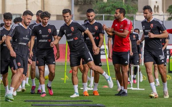 الأهلي يستأنف تدريباته الجماعية استعدادًا لمواجهة إنبي في الدوري