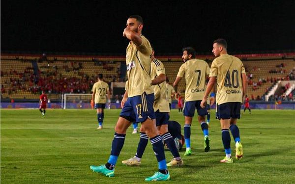 الأهلي يضرب طلائع الجيش بثنائية نظيفة ويقترب من حسم الدوري