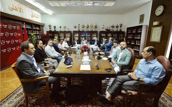 الأهلي يحضر مفاجأة من العيار الثقيل.. تحقيق حلم الجماهير المنتظر