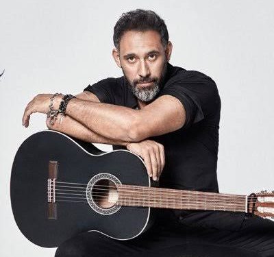 عمرو مصطفى” نجاح الهضبة كان هدفي.. وقعد على الأرض يسمع لحني “