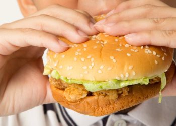 البحرين في المركز الأول .. أكثر شعوب العالم استهلاكا للسعرات الحرارية؟