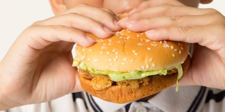 البحرين في المركز الأول .. أكثر شعوب العالم استهلاكا للسعرات الحرارية؟