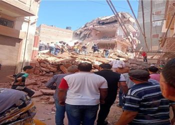 بعد انهيار عقار رشيد بالبحيرة ..حياة كريمة تعلن صرف تعويضات للأسر المتضررة