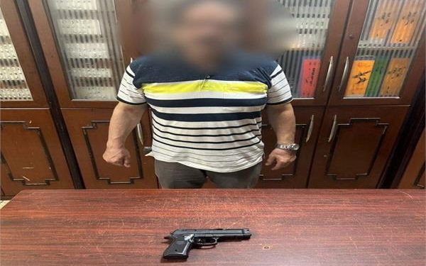 بسبب أولوية المرور بالنزهة .. ضبط المتهم بإشهار سلاح في وجه آخر