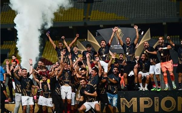 مراسم تسليم كأس الرابطة لـ فريق سيراميكا كليوباترا