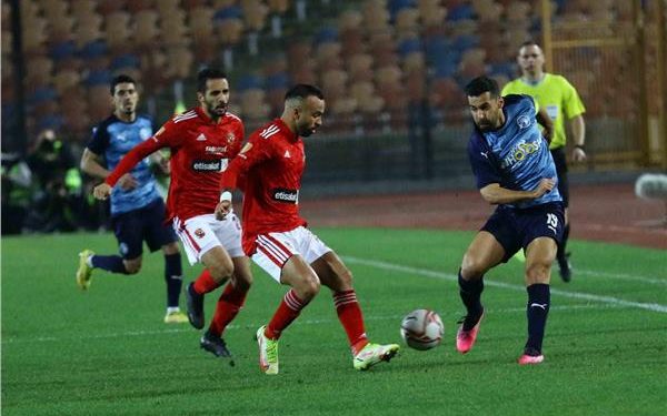 الاهلي يواجة بيراميدز وعينة على مواصلة الانتصارات علي لقب دورى بلا هزيمة