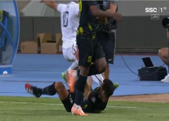 إصابة مرعبة لـ طارق حامد وتم نقله إلى المستشفى |صور