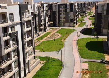 وزير الإسكان يتفقد الوحدات السكنية بمشروع “جنة” بمدينة الشيخ زايد |صور