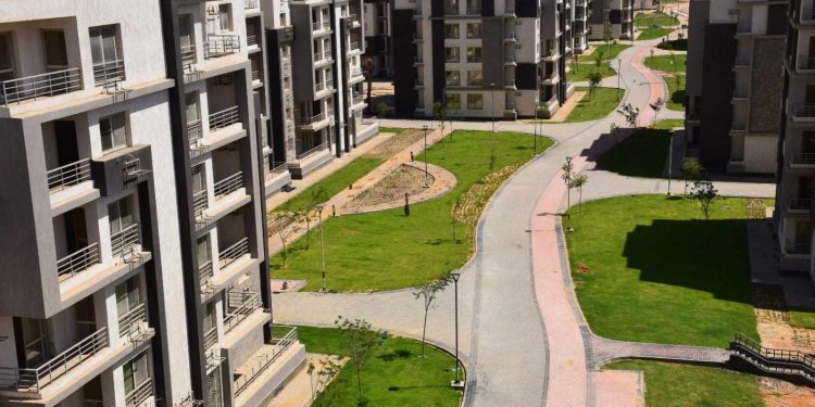 وزير الإسكان يتفقد الوحدات السكنية بمشروع “جنة” بمدينة الشيخ زايد |صور