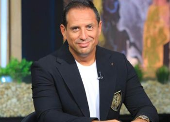 احمد سالم يقدم برنامج “تحت الشمس” علي قناة الشمس