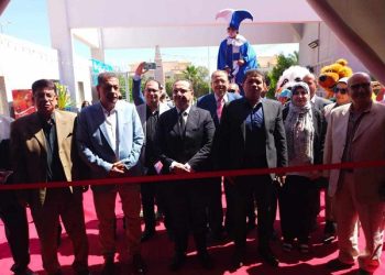 الدكتور وليد عباس يفتتح معرض الكتاب للطفل بنادى مدينة الشيخ زايد الرياضى