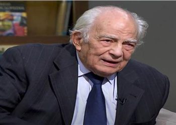 أول تعليق من رشوان توفيق على شائعات وفاته