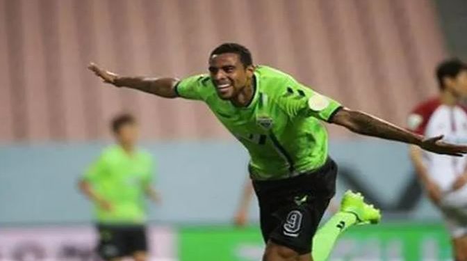 بعد تعثر المفاوضات .. الأهلي يستقر على بديل البرازيلى جوستافو هينريك سوزا