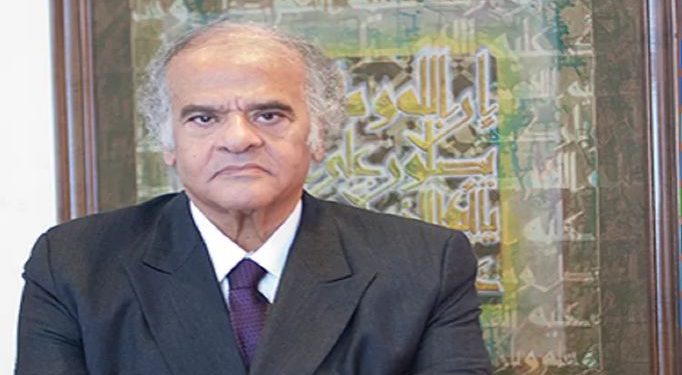 محامي ممدوح عباس يكذب مرتضى منصور بشأن الحجز على حسابات الزمالك بالبنوك