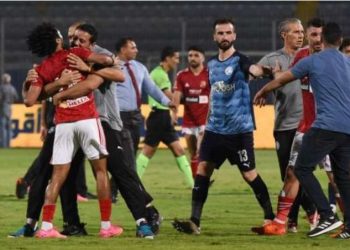 تفاصيل تحقيقات النيابة العامة في واقعة ضرب حسين الشحات لـ محمد الشيبي