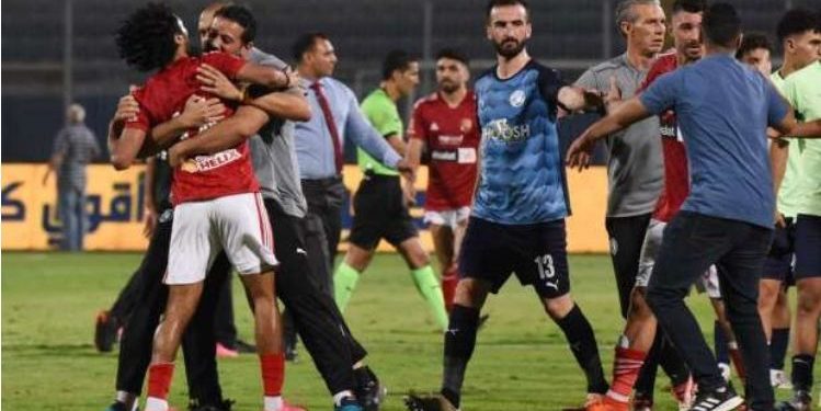 تفاصيل تحقيقات النيابة العامة في واقعة ضرب حسين الشحات لـ محمد الشيبي