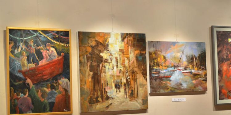 طارق عبد العزيز: الفن التشكيلي يزدهر في الجمهورية الجديدة