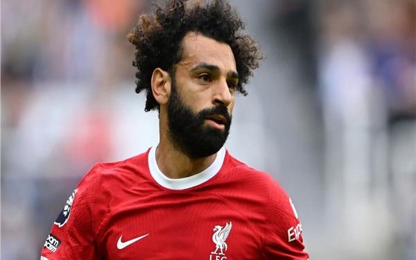 بعرض تاريخي .. وفد سعودي في لندن لإقناع ليفربول بـ بيع محمد صلاح