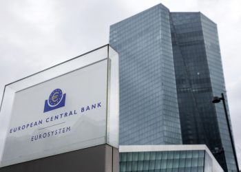 محلل اقتصادي: العالم يترقب قرار البنك المركزي الأوروبي بشأن أسعار الفائدة “الخميس”