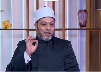 أزهري : هذا جزاء من يفرج كرب الناس يوم القيامة |فيديو 