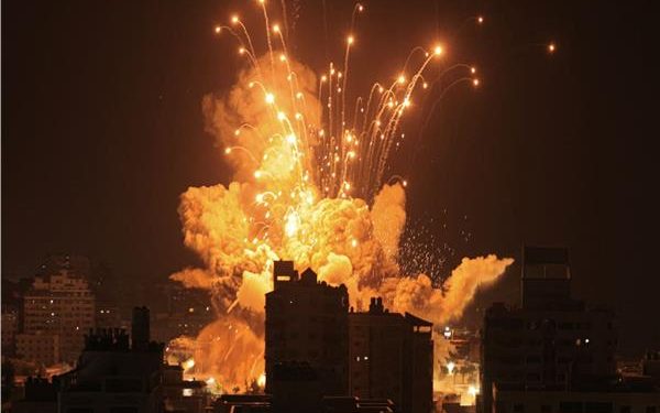 الجيش الإسرائيلي يقصف قطاع غزة بشكل «هستيري»