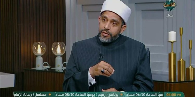 عاوز ازور ورق لأخرج معاش مبكر.. وأمين الفتوى يرد |فيديو