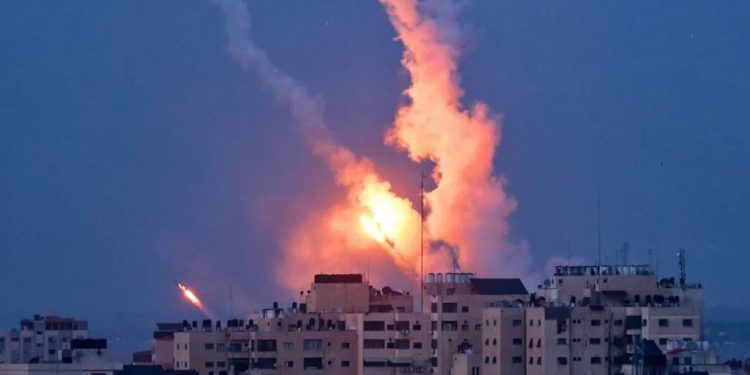 هيئة شؤون الأسرى: قصف اسرائيل لـ منازل المدنيين والعزل محاولة لتدارك فشلها