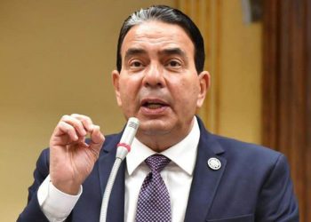 برلماني: الدولة المصرية تعاملت مع الأزمات العالمية باحترافية شديدة| فيديو