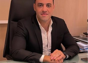 أحمد أهاب : العقار يمثل الوعاء الآمن للادخار .. وتوقعات بزيادة الطلب على العين السخنة والساحل الشمالي