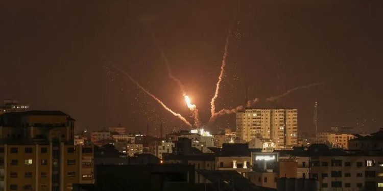 تل أبيب تتعرض لأكبر هجوم صاروخي منذ بدء الحرب
