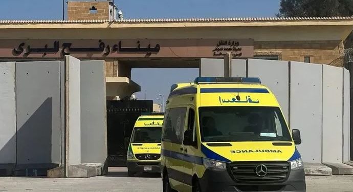 الصحة الفلسطينية:  خروج 63 مركز رعاية عن الخدمة وتدمير 60 سيارة إسعاف في غزة