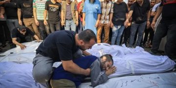 إعلام فلسطيني: عدد الشهداء بين الأطباء بلغ 201