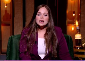 زوجة تفعل الفاحشة مع رجل فى سن والدها عبر الهاتف .. ورد عنيف من مروة عزام عليها | فيديو