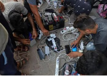 انقطاع كامل لجميع خدمات الاتصالات والإنترنت في قطاع غزة