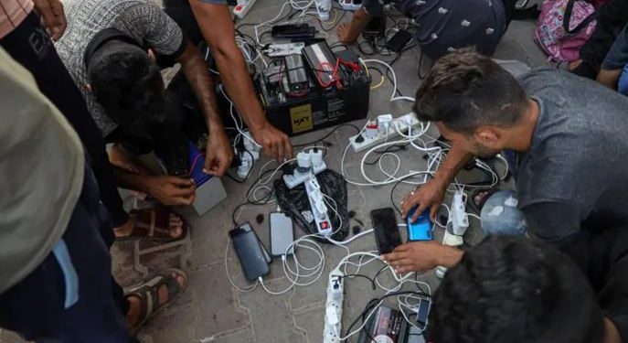 انقطاع كامل لجميع خدمات الاتصالات والإنترنت في قطاع غزة