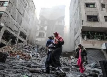 استشهاد 18 فلسطينيا إثر قصف الاحتلال منزلا بمخيم النصيرات في غزة